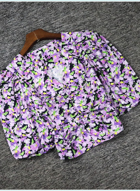 2025夏飘P系列 衣佳人折扣女装 V字领褶皱碎花雪纺衫短袖上衣9260