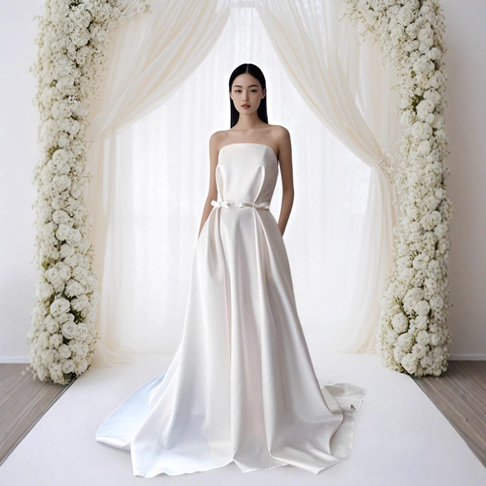 缎面婚纱2025新款新娘修身简约显瘦轻奢小众拖尾订婚礼服裙秋冬