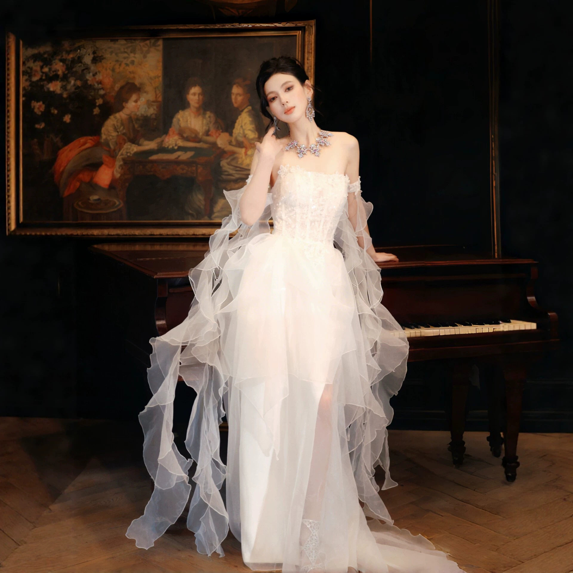 2026新款法式性感抹胸轻婚纱礼服轻奢小众订婚毕业宴会成人礼服裙