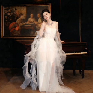 2026新款 性感抹胸轻婚纱礼服轻奢小众订婚毕业宴会成人礼服裙 法式