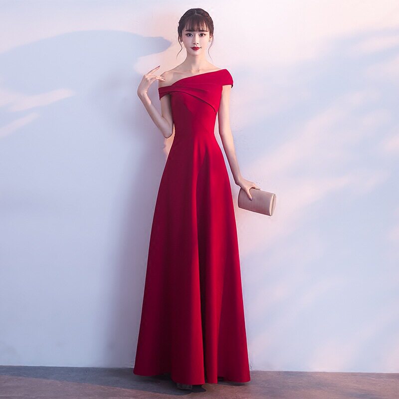 一字肩敬酒服新娘2026新款夏款修身长款红色结婚晚礼服女性感显瘦