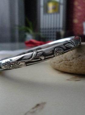东方海堂-新品-小荷才露尖尖角-亭亭玉立浮雕手镯-许字珍品代理