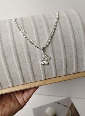 防过敏不掉色 高级感轻奢极简唯美风翩翩蝴蝶吊坠双层项链 锁骨链