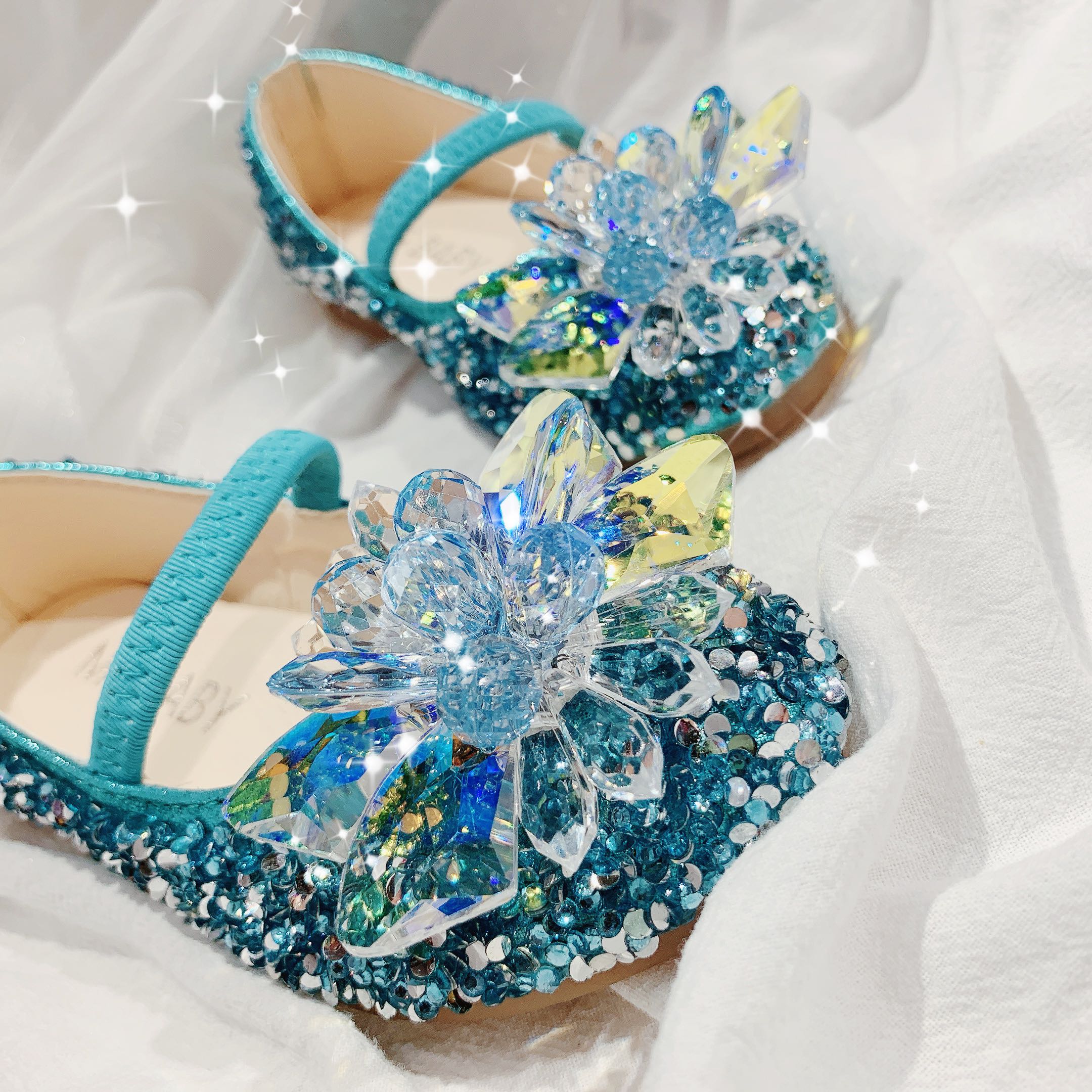 女童2023秋冰雪水晶花水钻凉鞋软底儿童水晶鞋平底春秋公主鞋单鞋