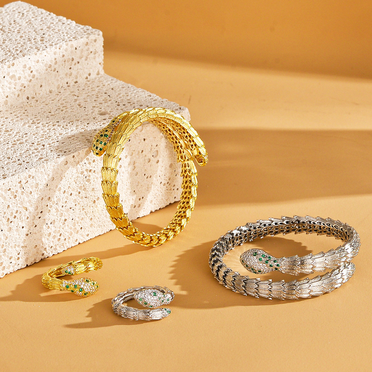 欧美重工高版本镶钻蛇形手镯可调节满钻手环个性小众朋克夜店饰品