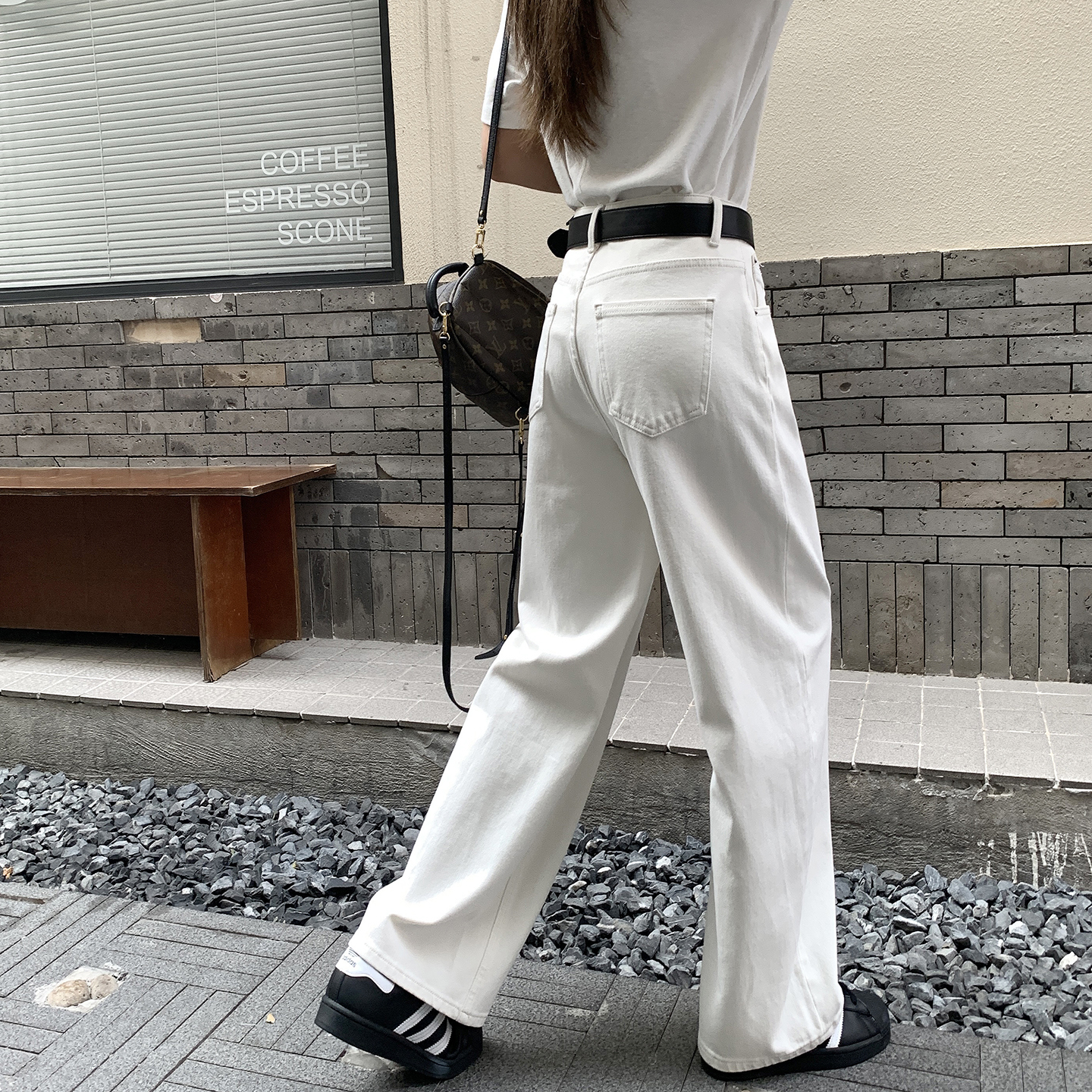 白色但不挑人~洋气弯刀牛仔裤女秋季2025新款直筒显瘦拖地阔腿裤