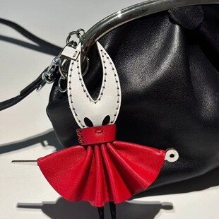 空洞骑士丝绸之歌挂件钥匙扣包包挂饰拼色创意挂件小黄蜂摆件游戏