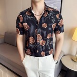 黑色