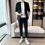 黑色