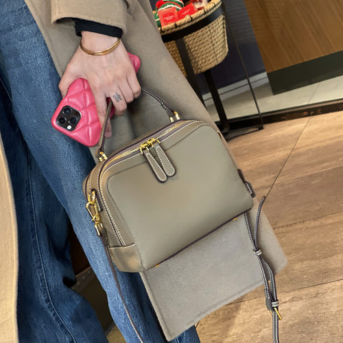 包包女2026新款潮流时尚高级感斜挎包真皮通勤百搭单肩手提小方包