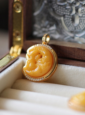 天然老蜜蜡九尾狐鸡油黄毛衣链