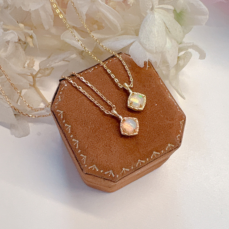 天然欧泊幻彩石吊坠银镀10K金