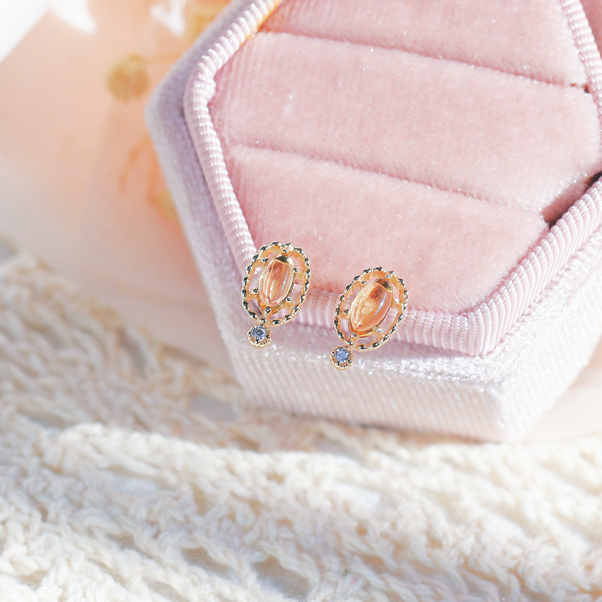 凰谨珠宝天然黄水晶蛋形耳环