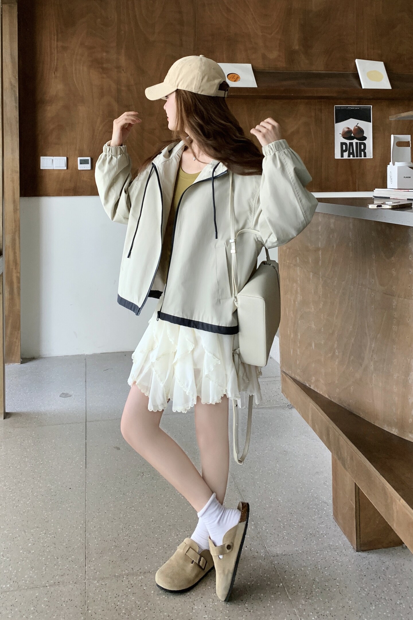 现货2026年秋装新款撞色帽沿刺绣外套XW730P165K248,女装短外套,浙宝171