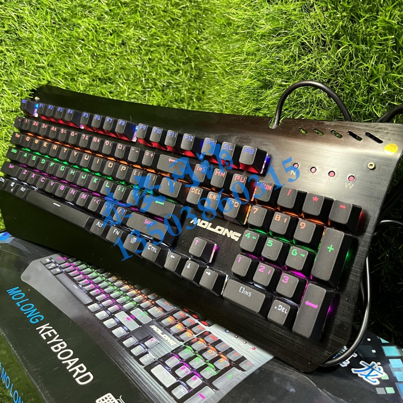 莫龙K890游戏电竟机械键盘混光跑马青轴样品展示品9.9新USB支脚架