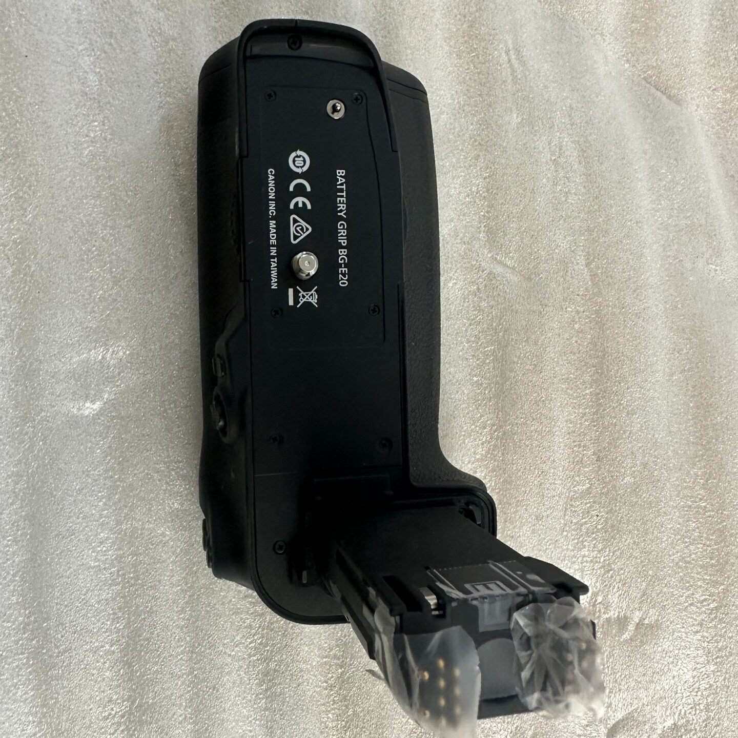 咨询佳能5d4手柄BG-E20 9新,功能完好,要议价