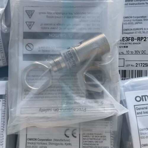咨询欧姆龙E3FB-RP21光电传感器 全新原装议价