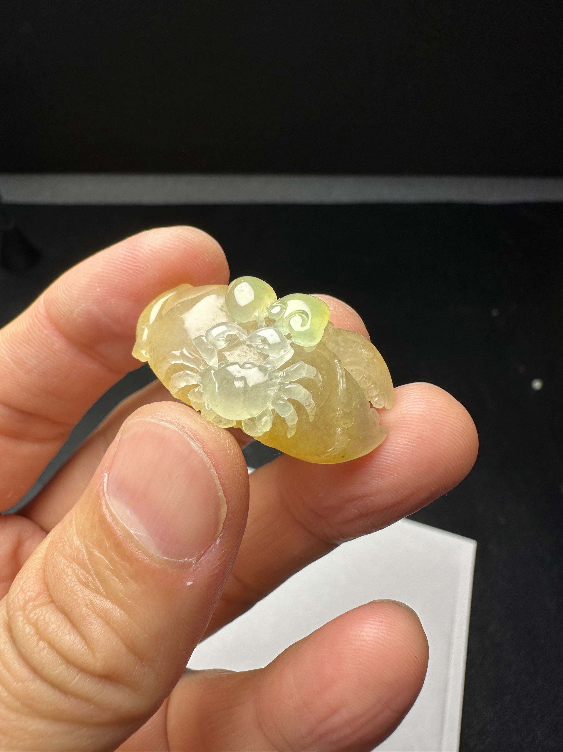 天然缅甸翡翠A货糯冰种黄加绿螃颈饰