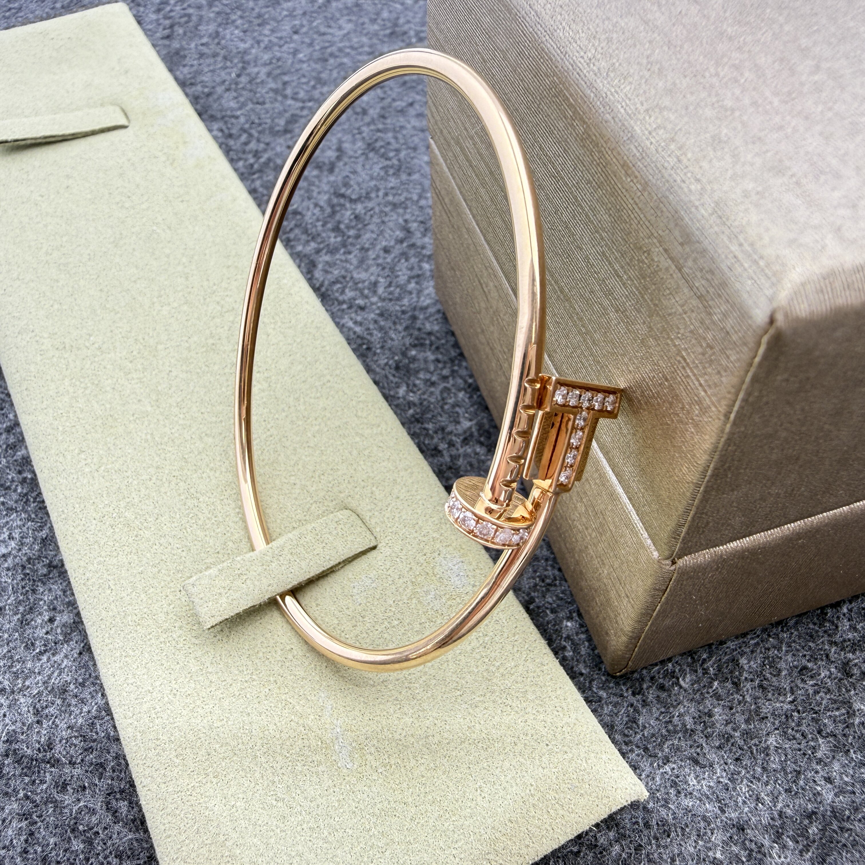 18K金钉子手镯双T手镯细钉头尾钻手镯Au750玫瑰金黄金白金手镯