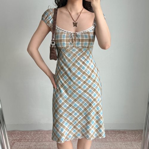 Go Girl Go 自制法式复古撞色格纹方领泡泡袖连衣裙女中长款裙子