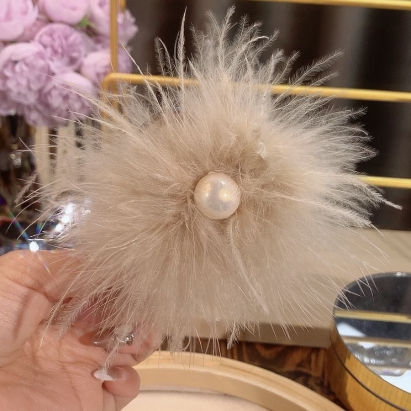 超仙ins风羽毛抓夹纯欲高级感鸵鸟毛发夹半扎后脑勺鲨鱼夹6cm发饰