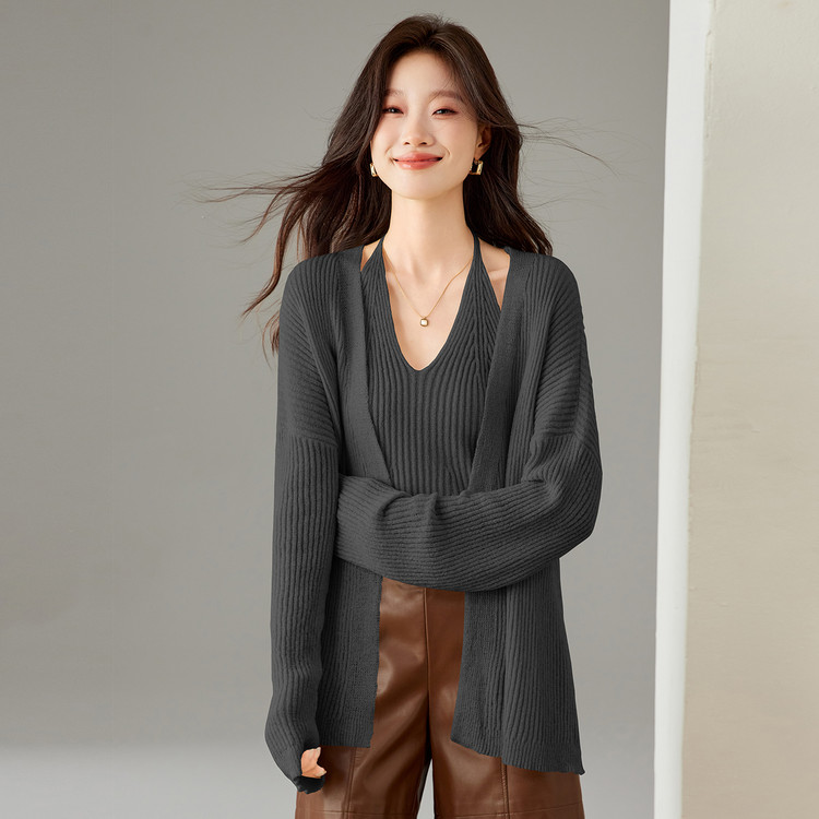 甜酷风 V 领毛衣女秋冬新款粗线针织宽松外穿显瘦个性上衣
