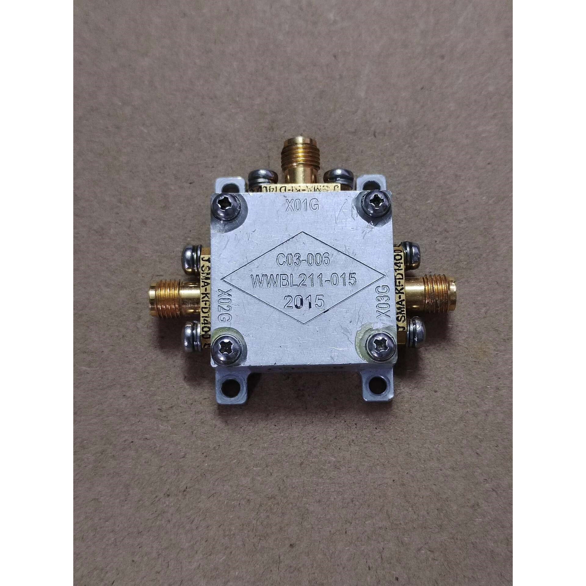 射频分功器WWBL211-015,功能正常,图片实物拍摄,二议价产品