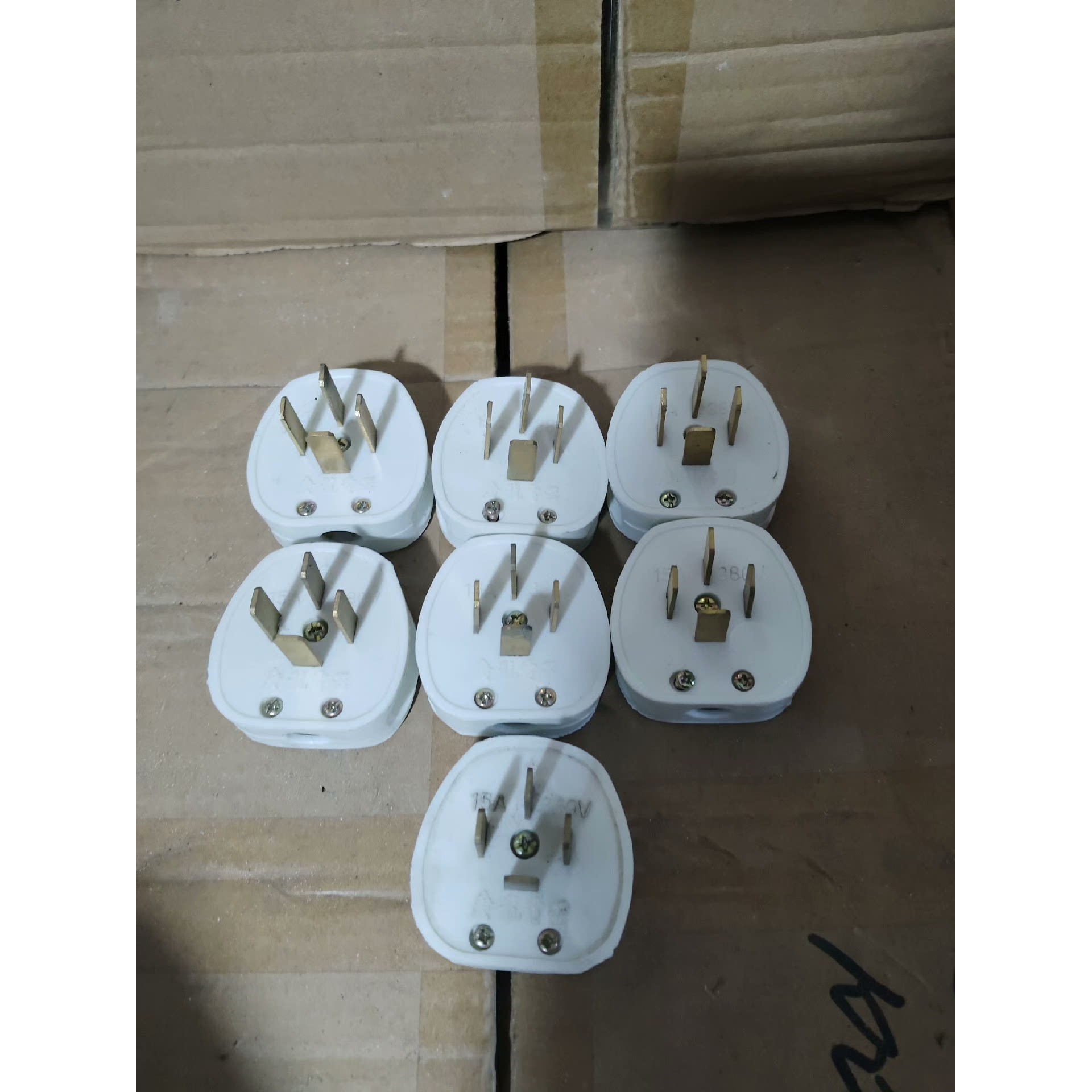 15A插头三相四线议价产品