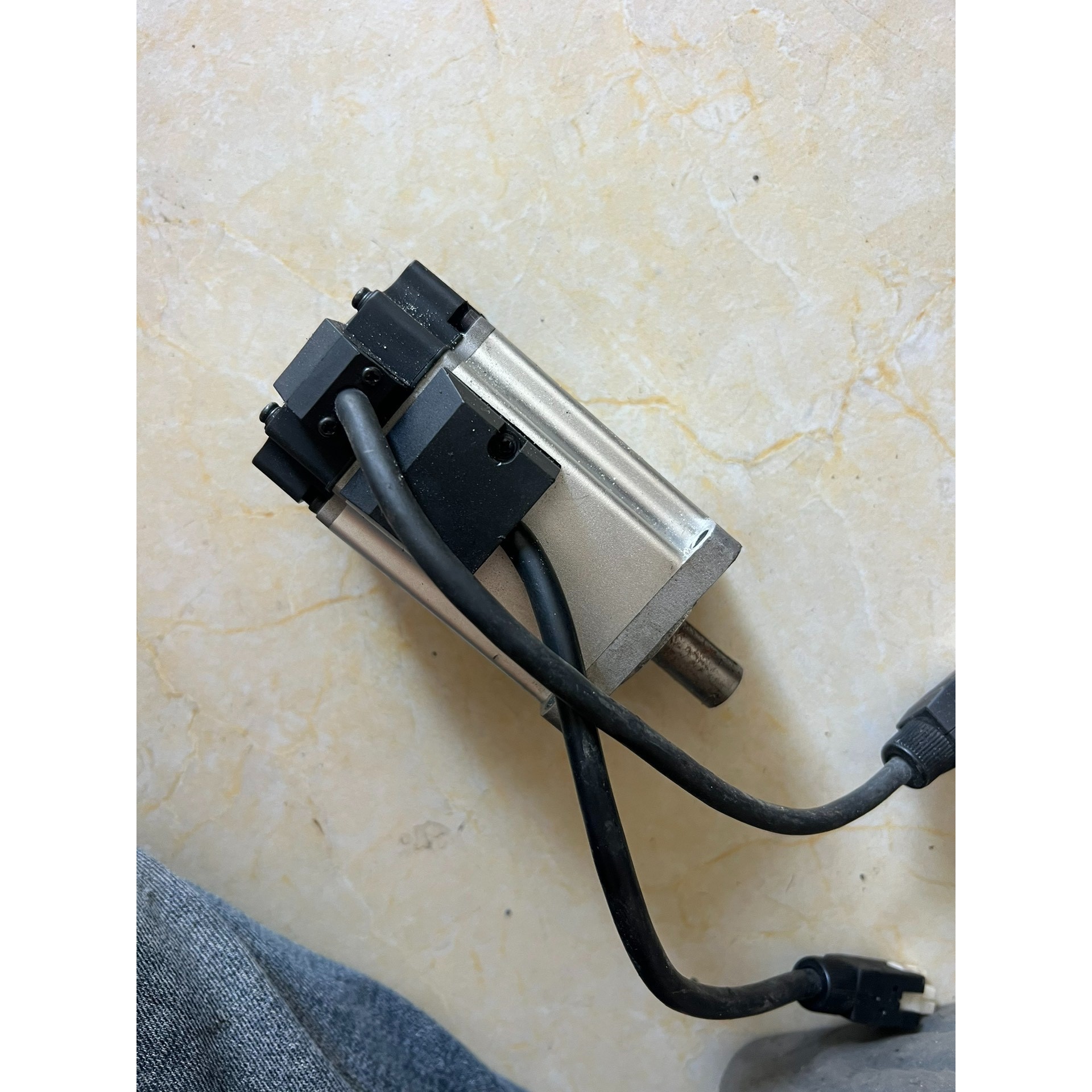 禾川伺服电机 SV-X3MH020A-N2LN  200W议价产品