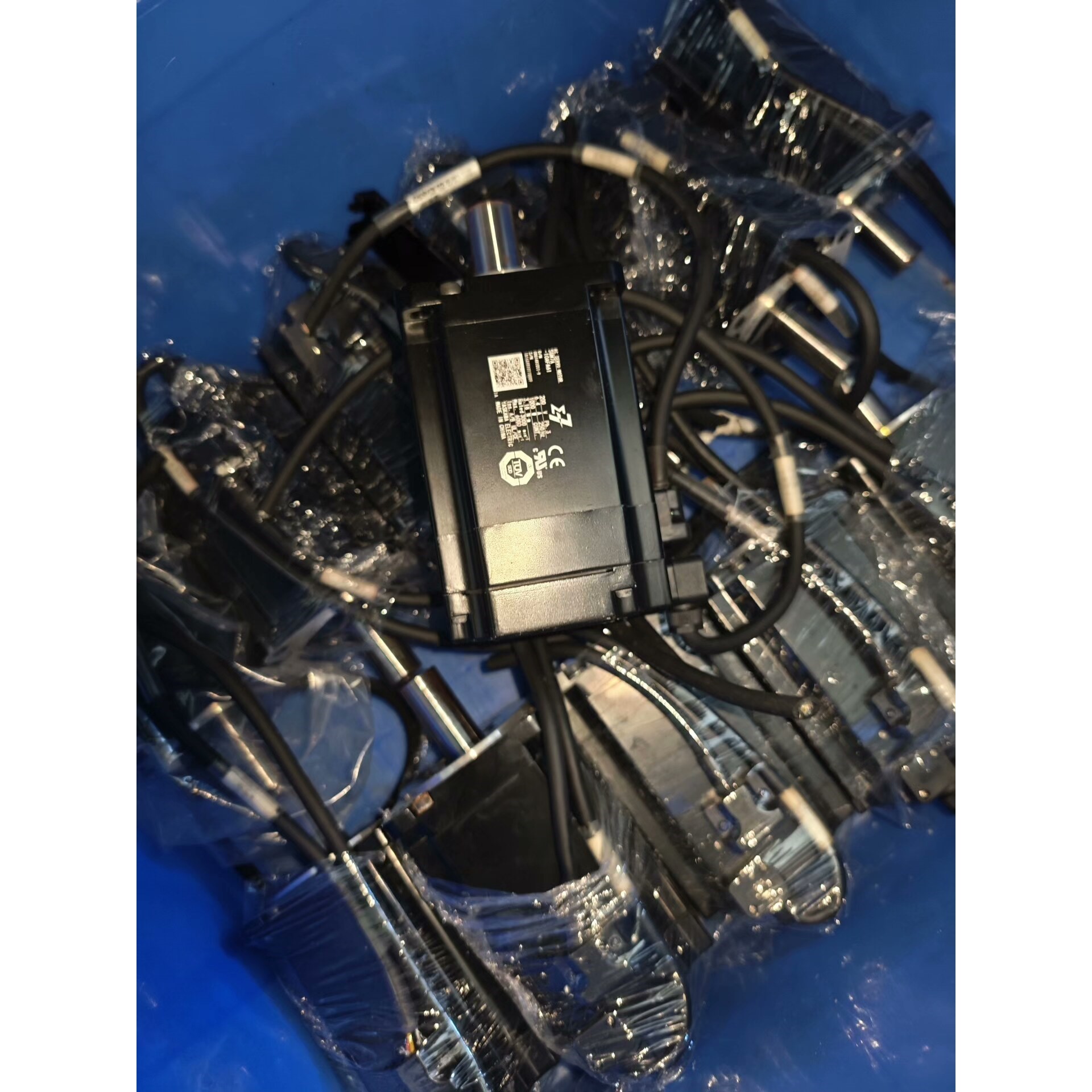 安川7系伺服电机SGM7A-10AFA61,750W功率,成议价产品