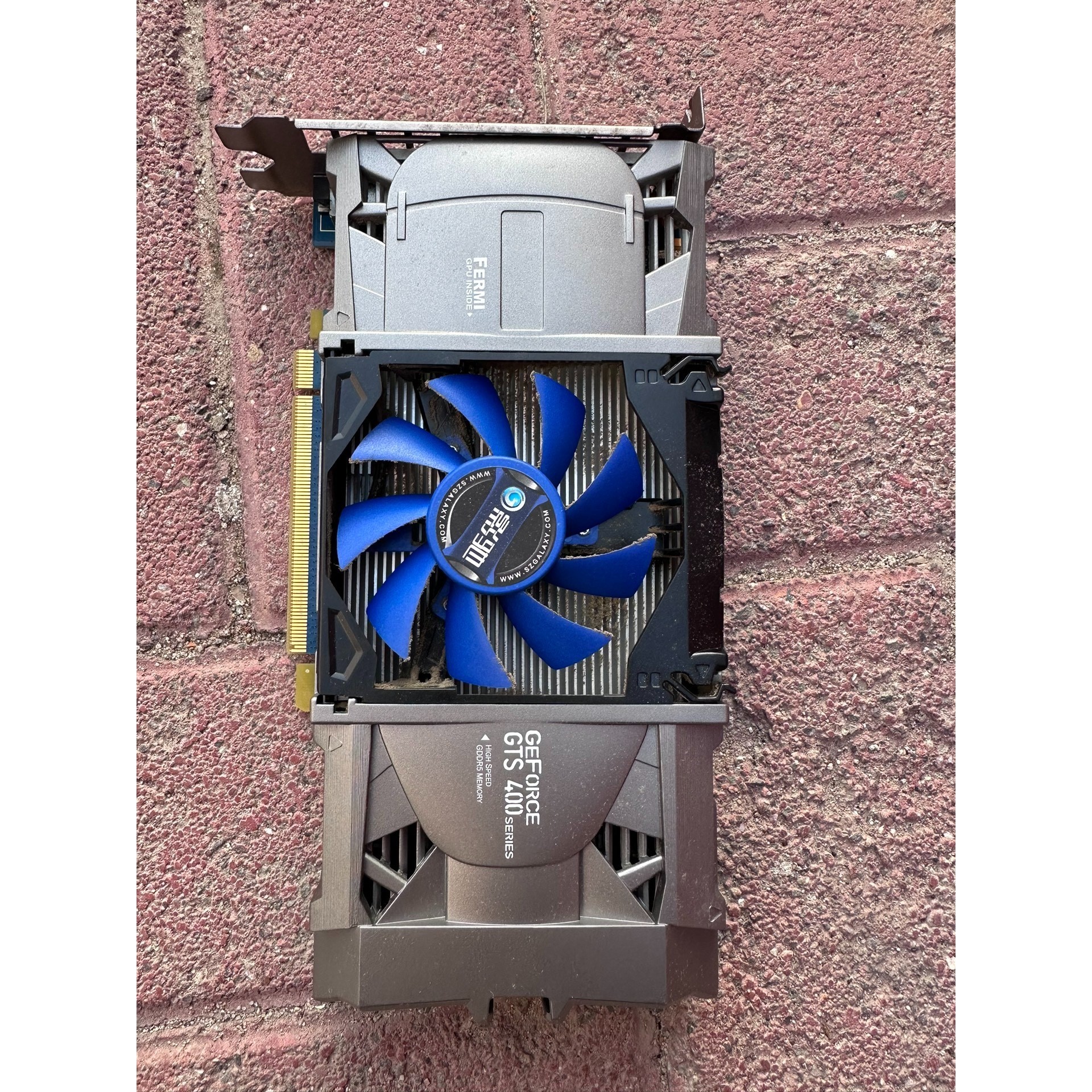 影驰 gts450 !刚在机箱上拆的!卖家说是好的!没测试不议价产品