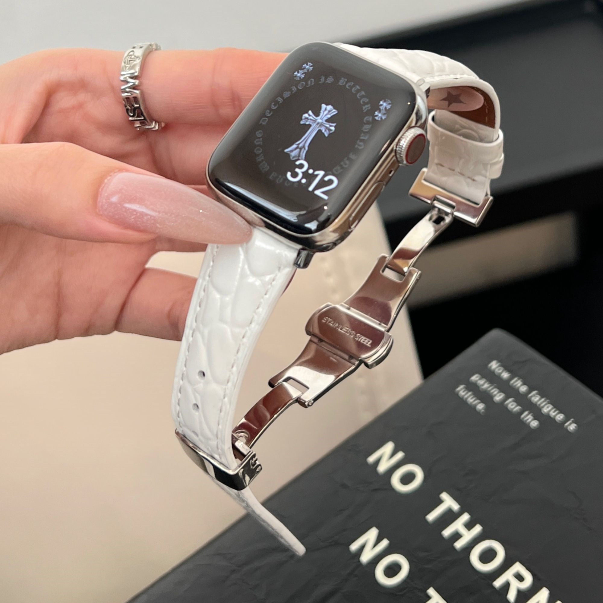 新圆鳄纹真皮蝴蝶扣适用applewatchS10表带iwatch987苹果11手表se