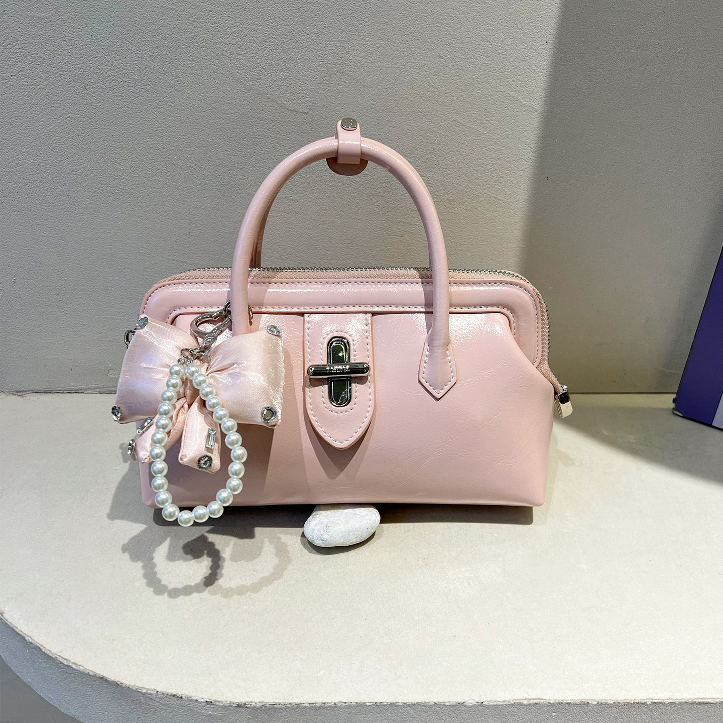 劳拉时黛韩版甜美蝴蝶结手提贝壳包女2026春夏新款时尚单肩斜挎包