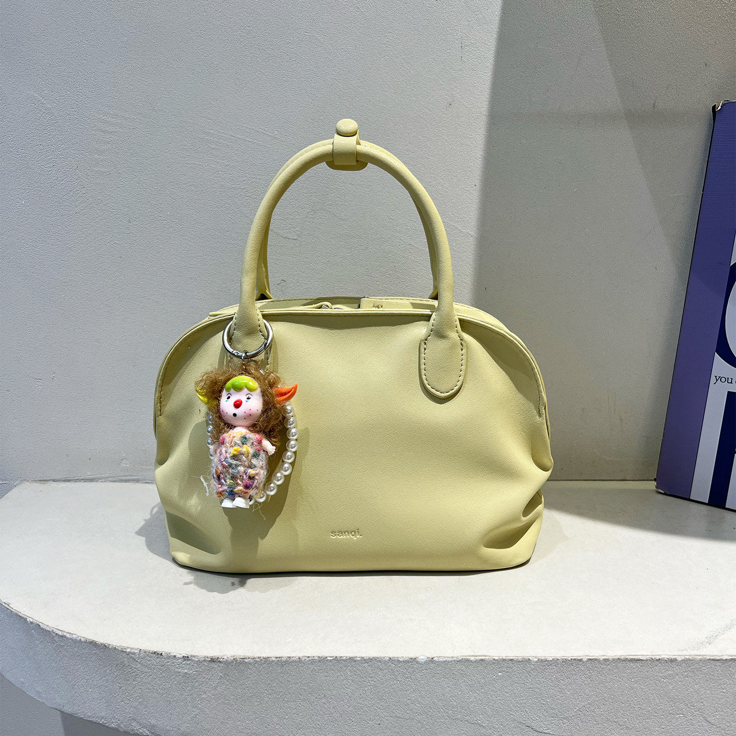 小叁七质感软皮褶皱手提贝壳包韩版保龄球包女2026春夏新款斜挎包