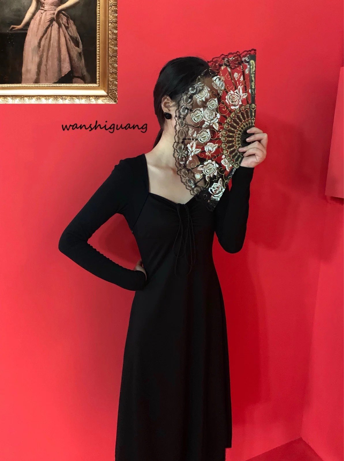 【秒杀】复古黑色方领连衣裙显瘦A型挂脖抽绳V领过膝裙,女装/女士精品,连衣裙,淘宝优惠券,粉丝福利购,淘宝优惠卷