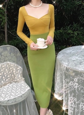 晚时光 秒杀 显白芥绿色V领女人味泡泡袖显瘦长袖T恤上