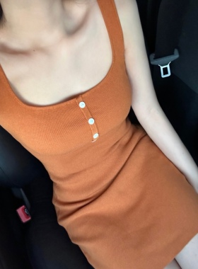 晚时光 6.15遮副乳显白橙色背心连衣裙 夏季辣妹内搭包臀吊带短裙