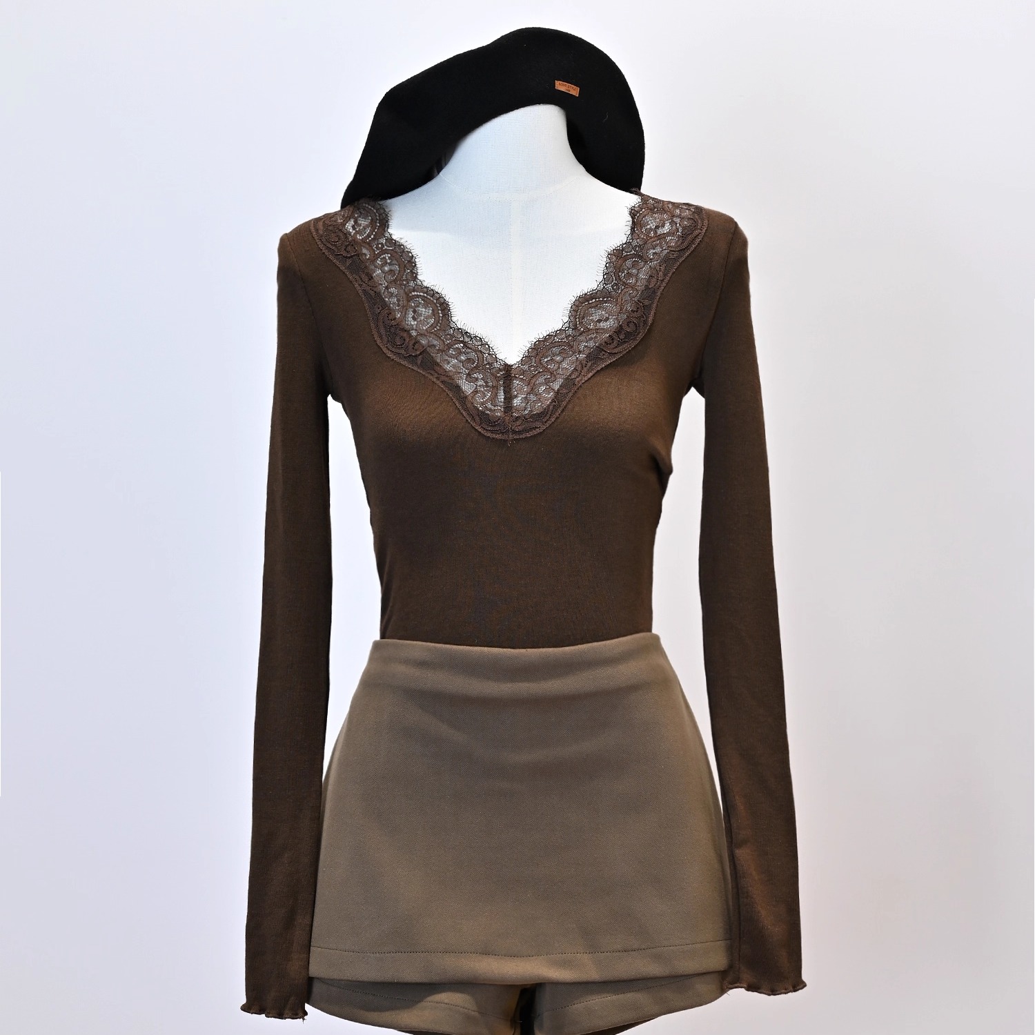 纯欲性感风蕾丝深V领薄绒打底衫