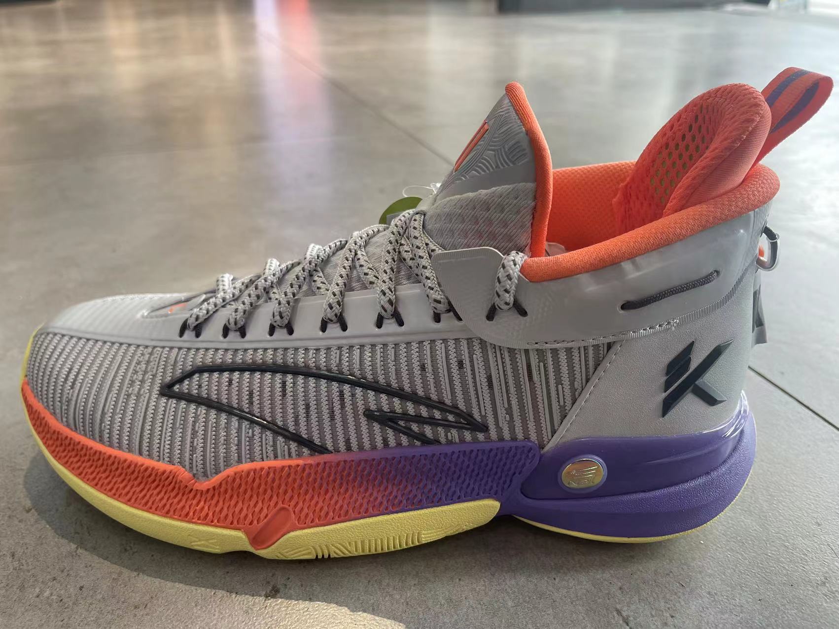 安踏KT9汤普森氮科技碳板篮球鞋