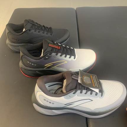 安踏旅步2.5代PG7男鞋2025秋冬新款减震软弹运动跑步鞋112545545