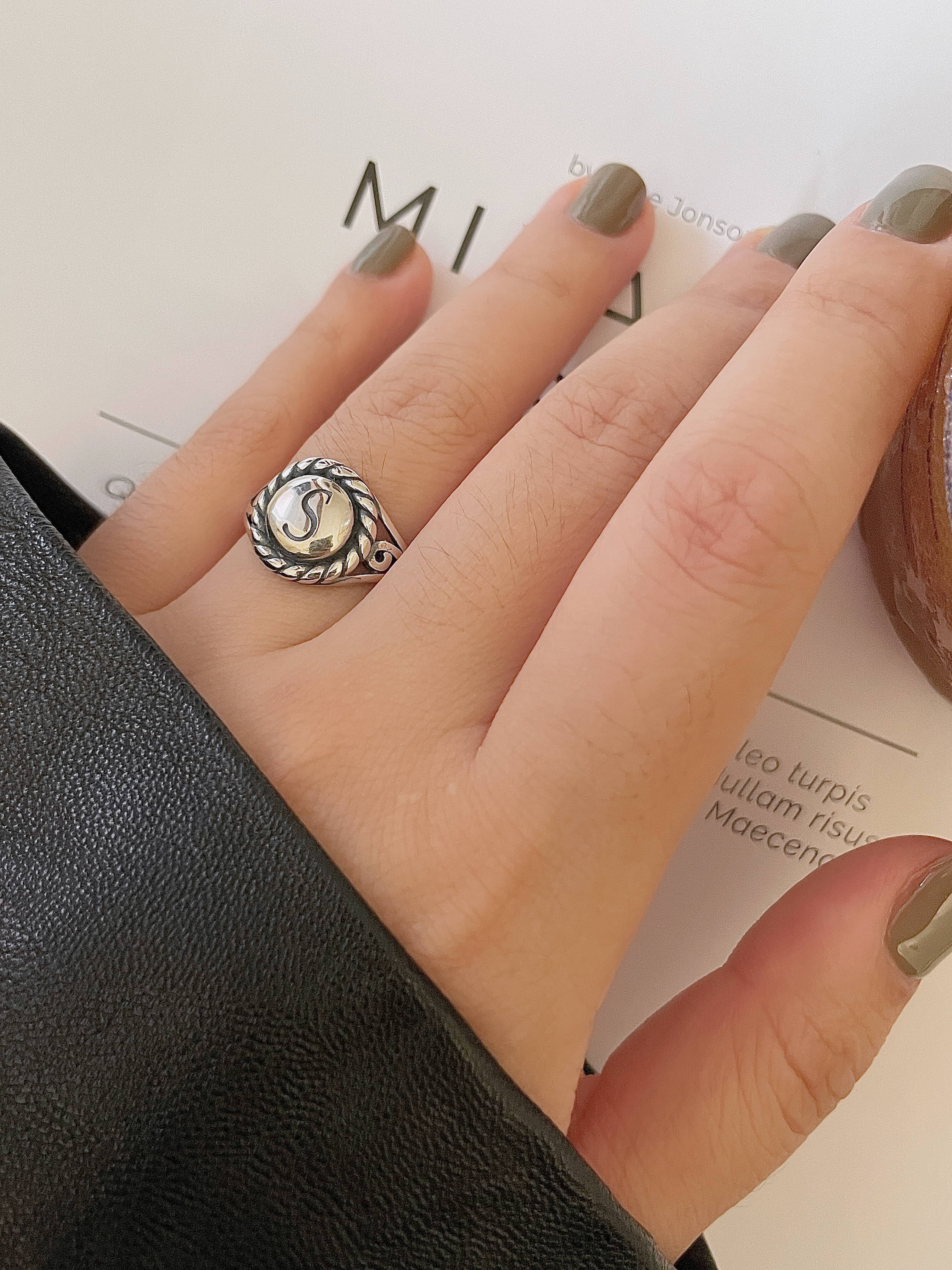 7 rings 时尚个性戒指女复古英文S字母开口可调节小众高级感戒指