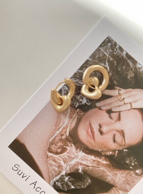 7 rings 法式高级感复古哑光浪漫爱心耳饰可爱桃心耳钉铜镀金