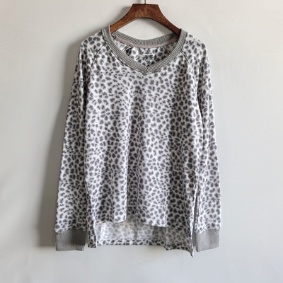 V领豹纹宽松春秋女卫衣