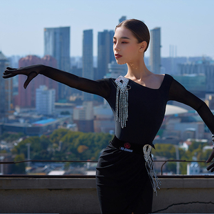 星辰舞服拉丁舞比赛服花服13岁以上组别吸睛亮眼加分专业舞者选择