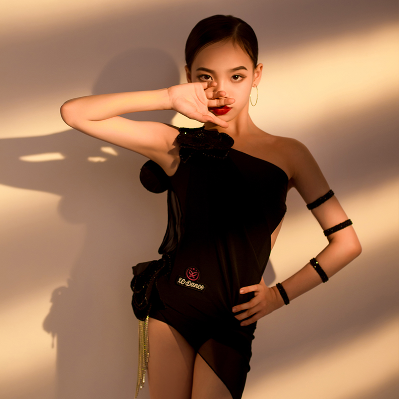 星辰舞服专业爆款花服