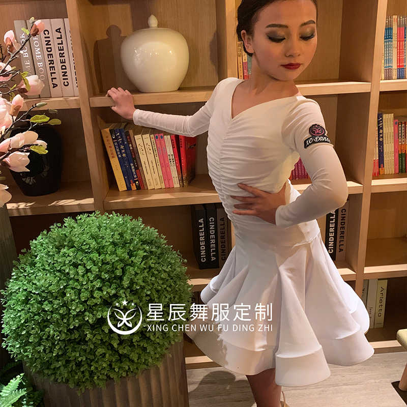 星辰舞服新款拉丁舞裙女儿童舞蹈服比赛服规定服班服白色褶皱裙