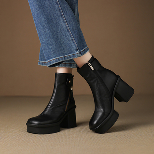 真皮方头厚底高跟短靴2025年秋冬新款黑色粗跟短筒女靴短筒马丁靴