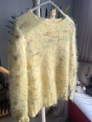 日系田园森女风复古文艺段染温暖长马海毛淡黄色手工毛衣宽松套头
