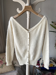 纯白色复古文艺少女感甜美纯色V领宽松慵懒风兔毛大V开衫毛衣