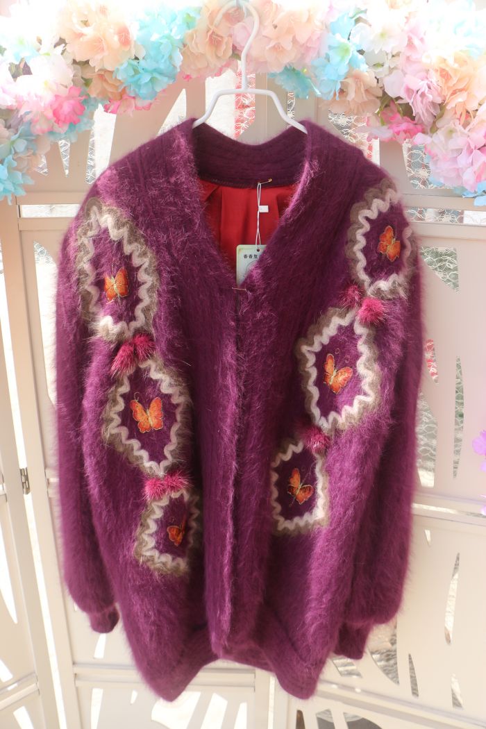 紫罗兰色手工立体钩花